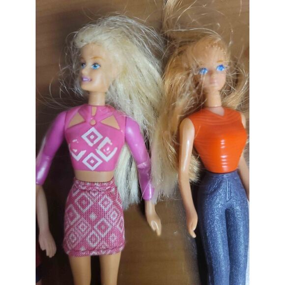 McDonald's Collectible Barbie Lot #A57 - Picture 6 of 6